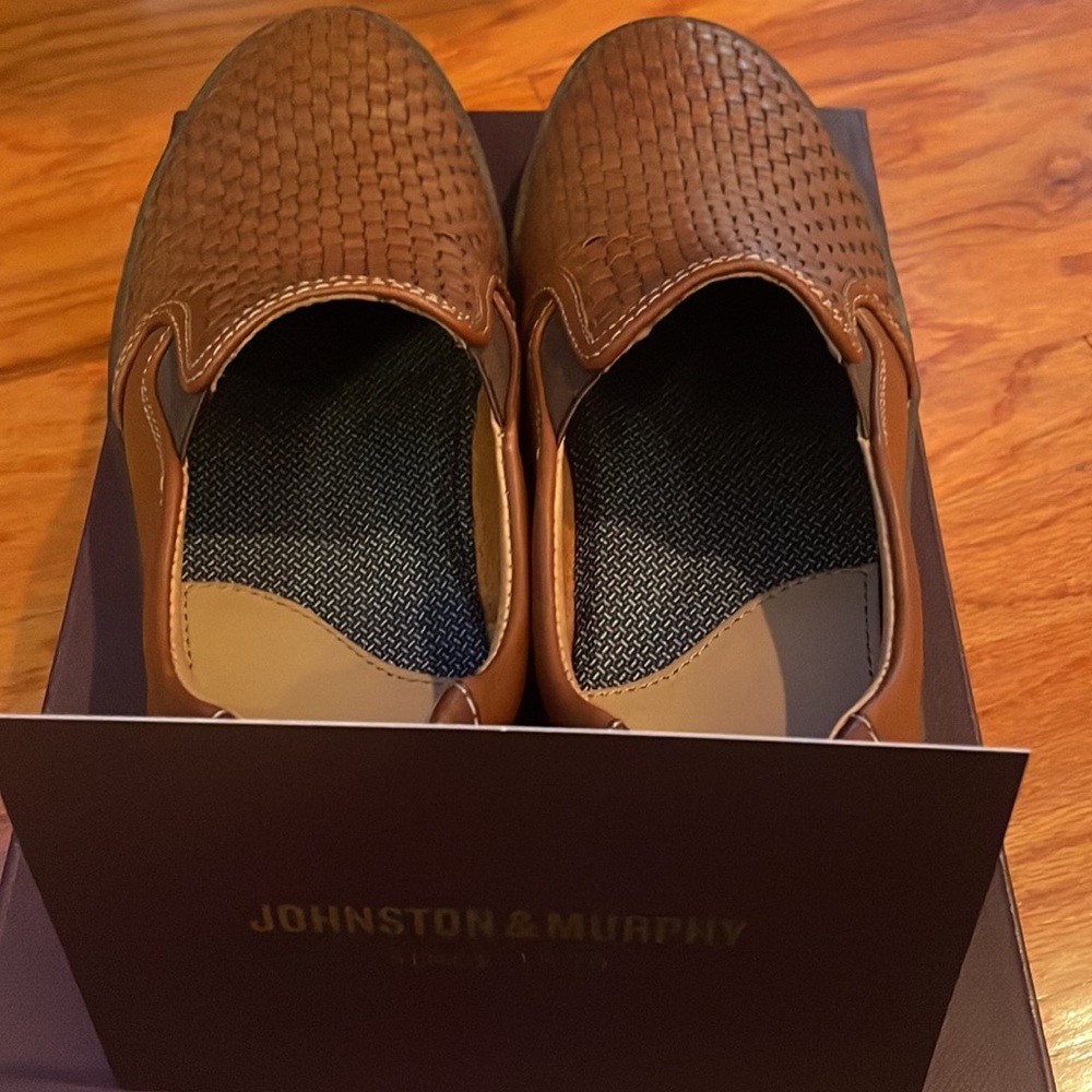 ****Practically brand new*****Johnston and Murphy men’s shoes. Worn once - Picture 2 of 6